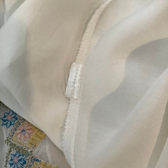 Andree By Unit White Embroidered 3/4 Sleeve Tunic Length Top Medium - Picture 8 of 8